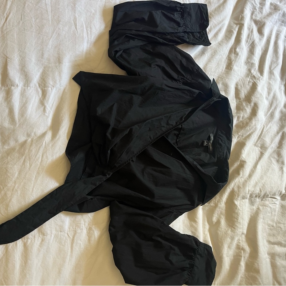 Banana Republic black wrap crop top with collar - Picture 4 of 9